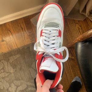 AIR JORDAN 4 FIRE RED